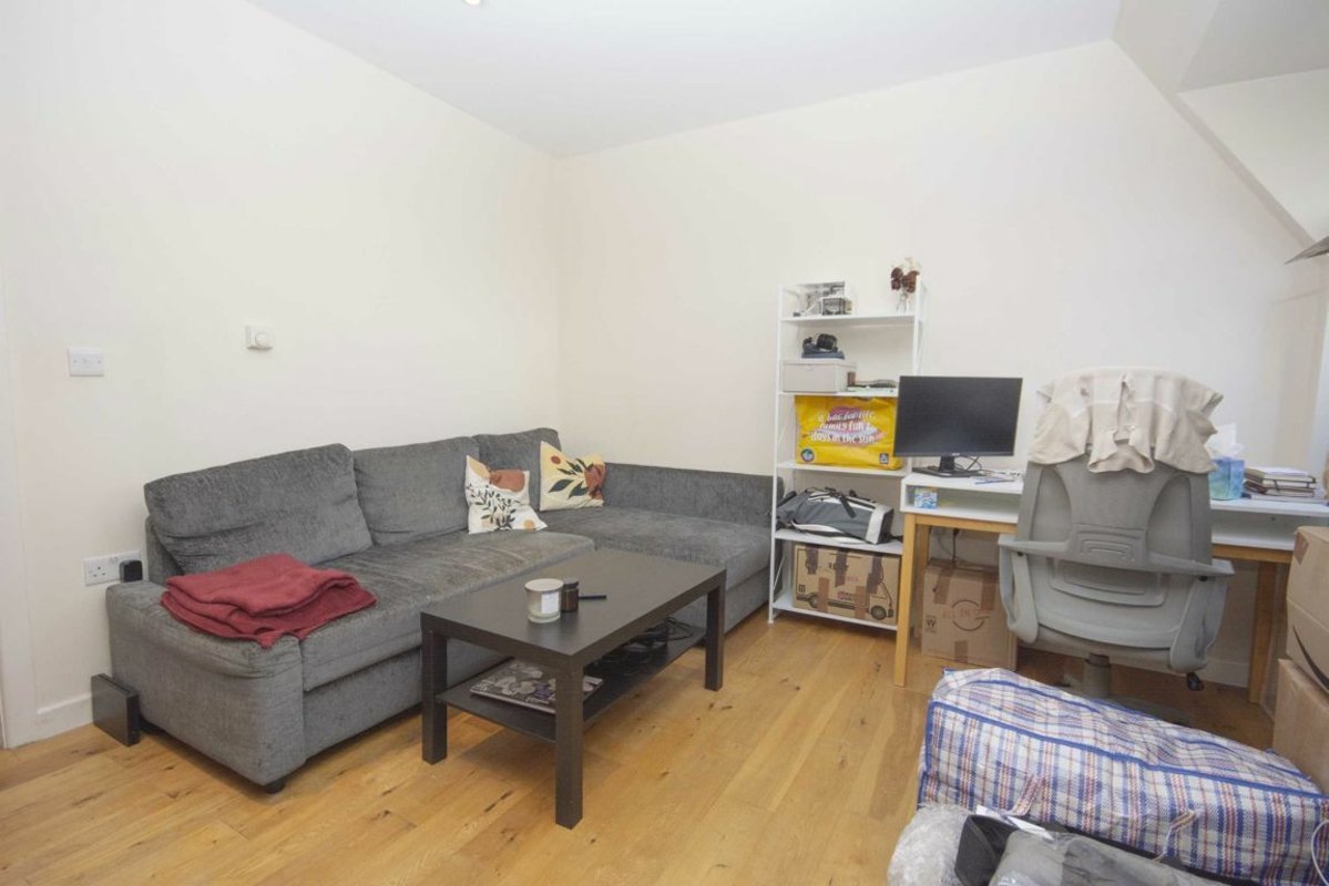 apartment for rent in Sunningfields Road Hendon, NW4
