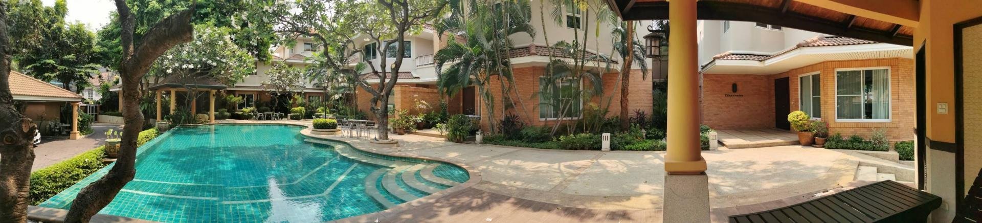 Townhouse in Bangkok, Thailand 4 bedrooms No 11684
