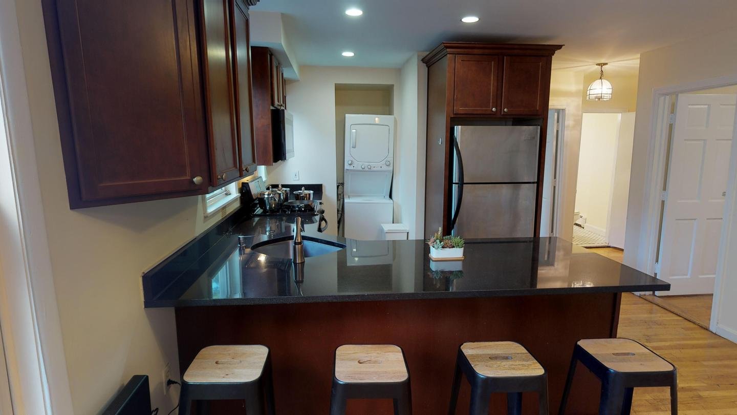 Inviting Cambridge townhome by Inman Square (Has a House)