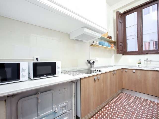 Habitación en apartamento de 10 habitaciones en Ciutat Vella, Valencia