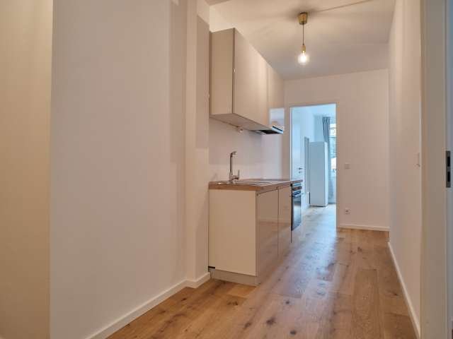 Zimmer in Wohngemeinschaft in Neubau. Hochzeit. Berlin