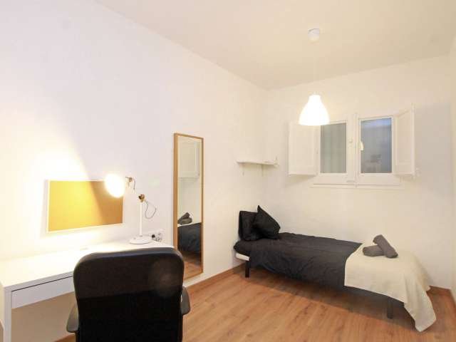 Excelente habitación en apartamento de 3 dormitorios en Poblenou, Barcelona