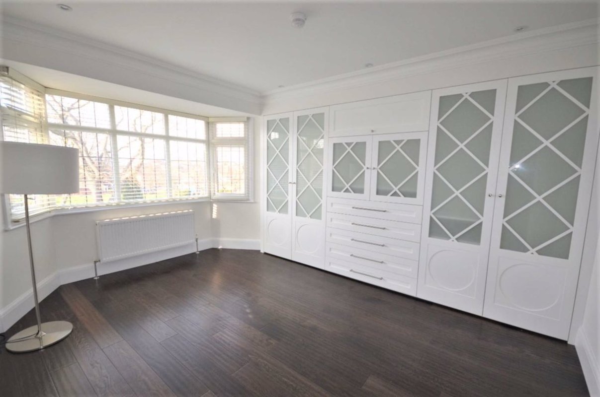 House for rent in Court Way Hendon, NW9