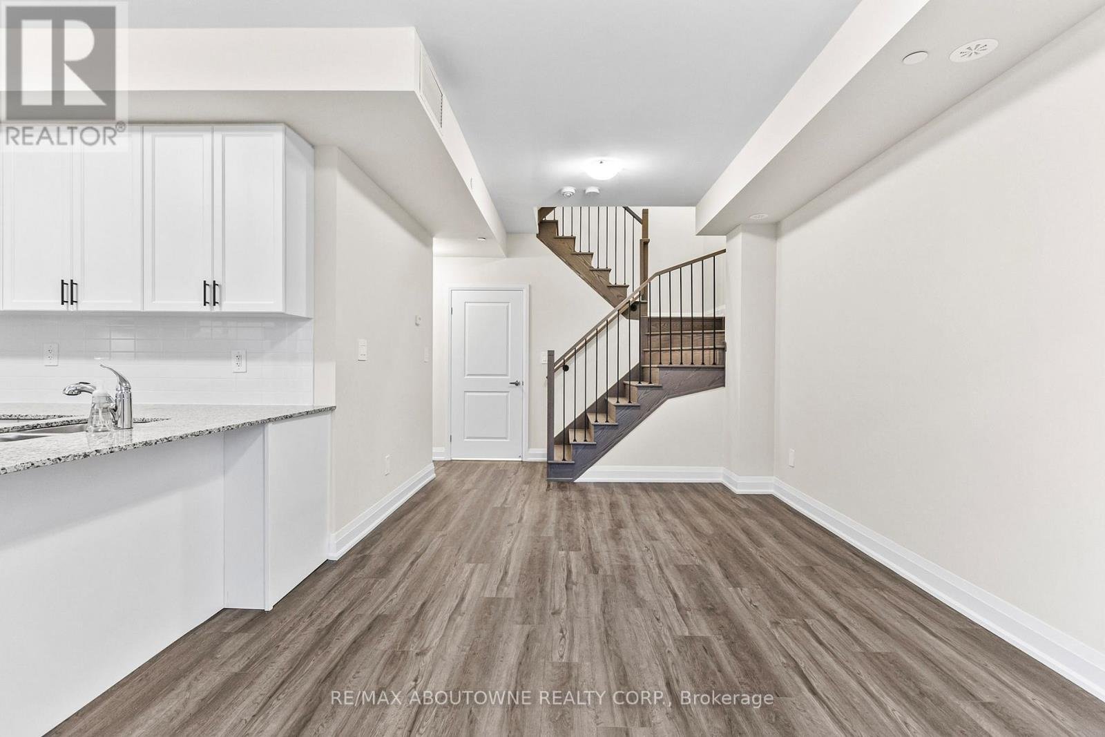 apartment at L9E1N4, Milton, Canada