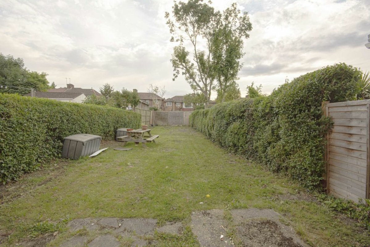 house for rent in Honeypot Lane Stanmore, HA7