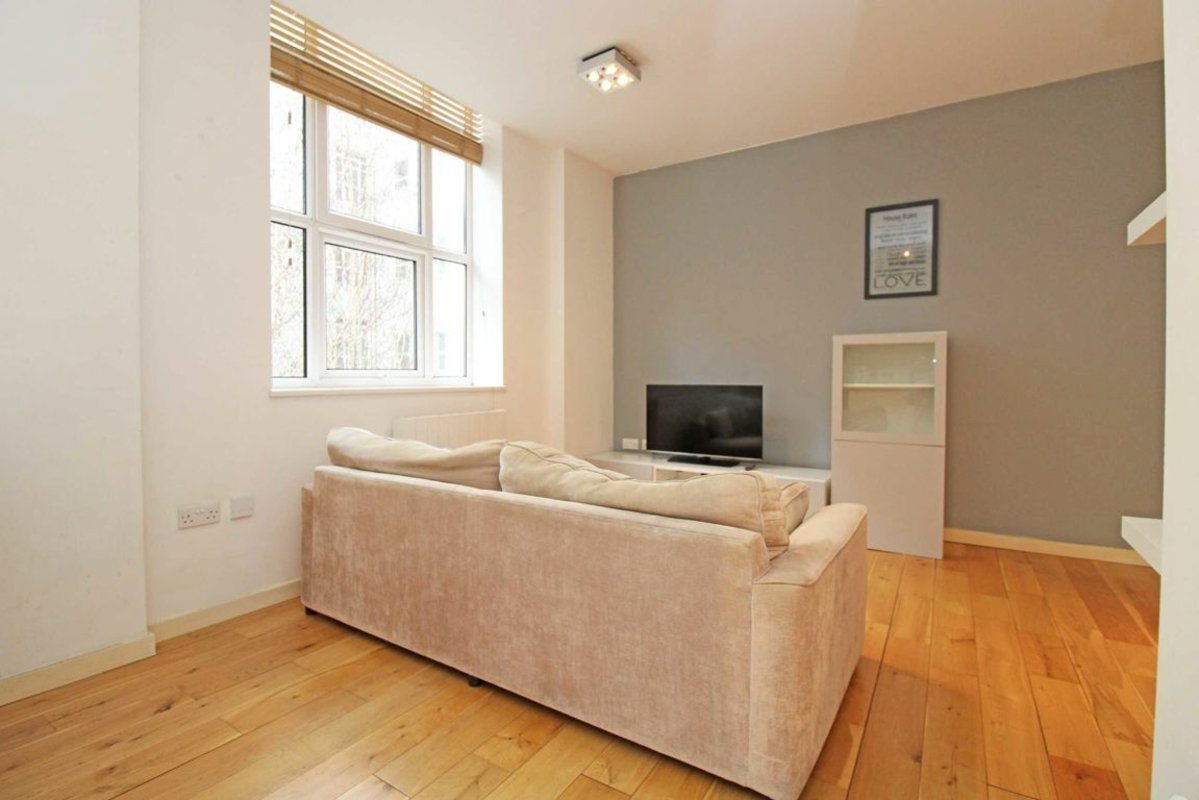apartment for rent in Bromyard Avenue London, W3