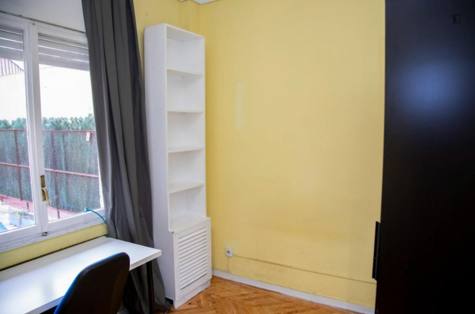 Cheerful double bedroom in Goya