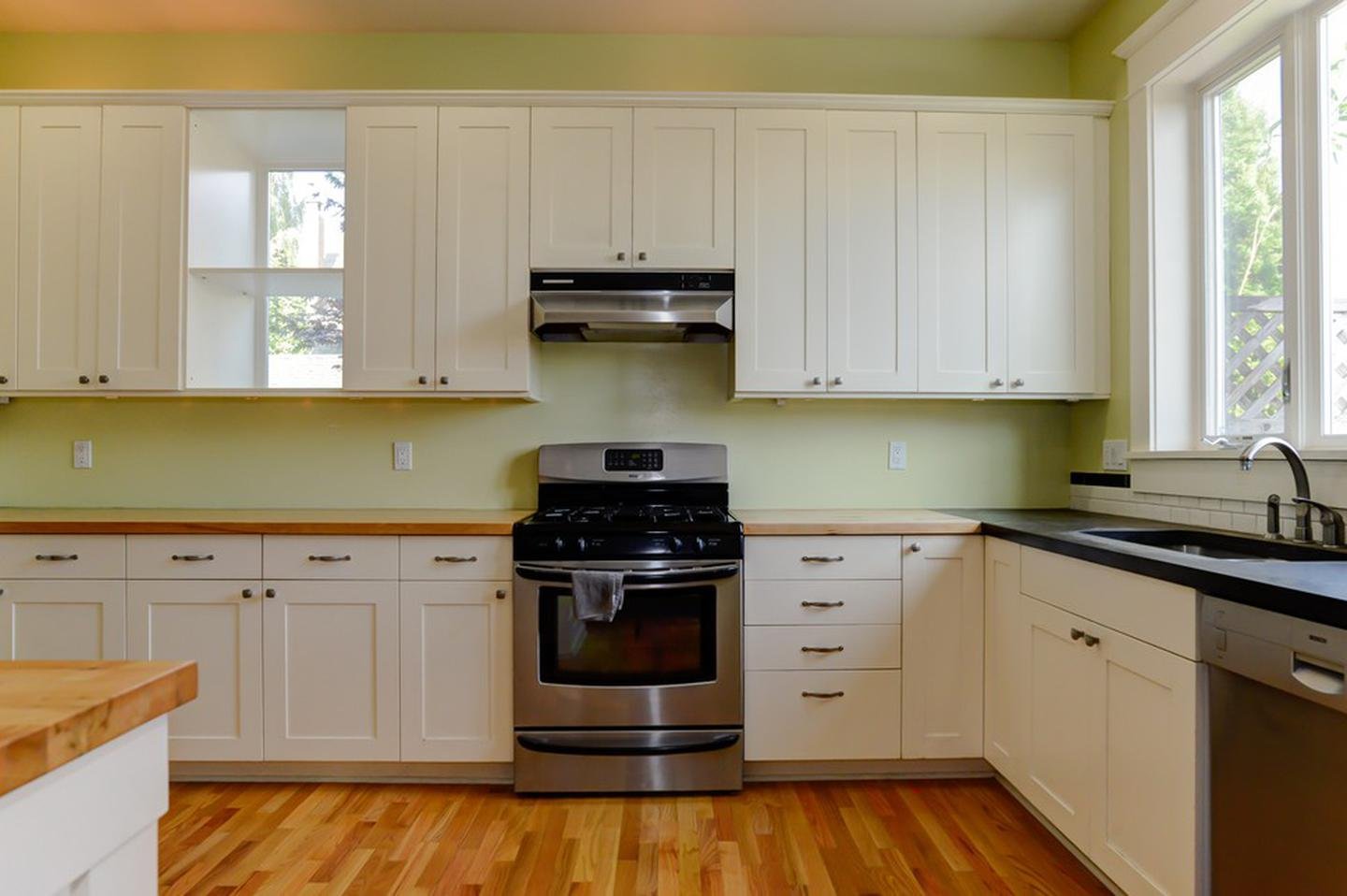 Gorgeous Capitol Hill home with spacious backyard (Has a House)