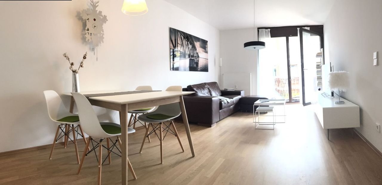 Moderne und helle Wohnung im historischen Bahndepot ("Wild 13"), Düsseldorf