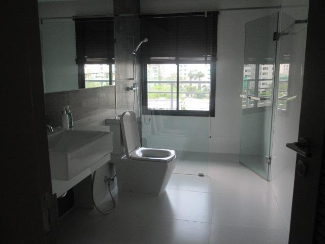 Condo in Bangkok, Thailand, 3 bedrooms  No 15274