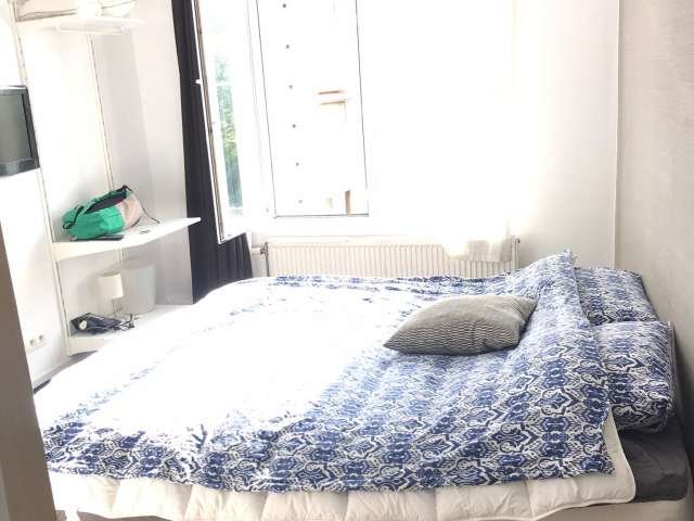 Room in shared apartment in Bruxelles