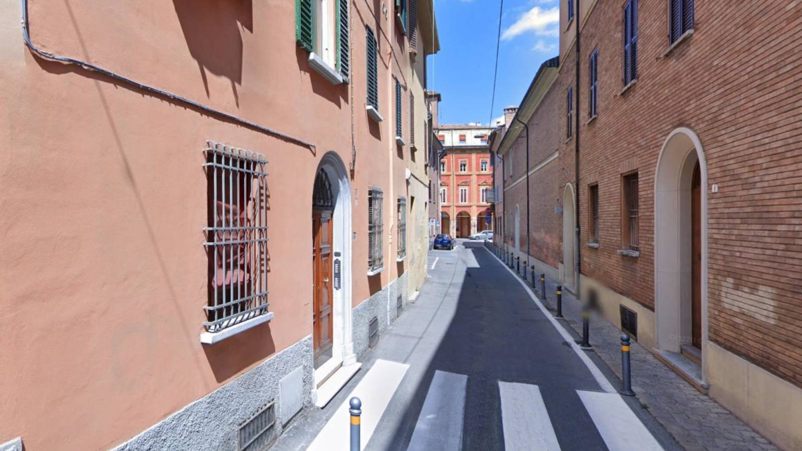 Posto letto in camera condivisa in appartamento con 3 camere da letto a Bologna.