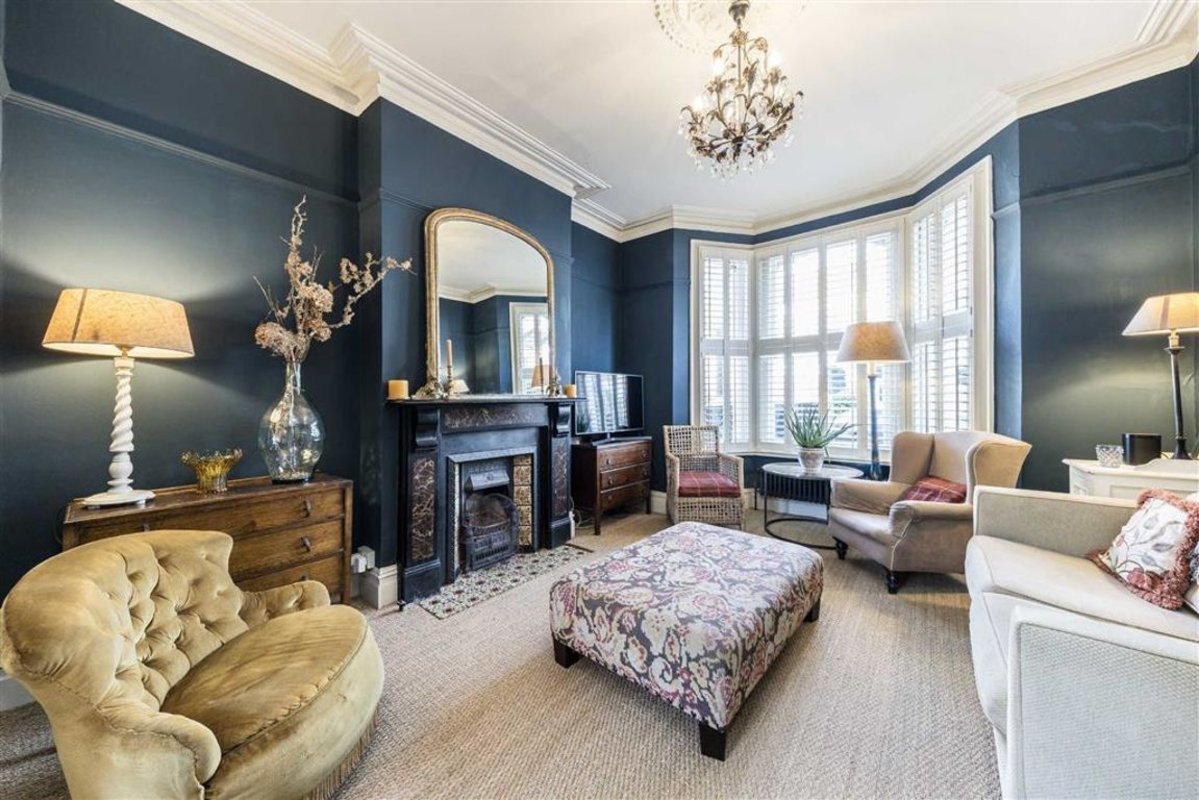 House for rent in Elliscombe Road Charlton, SE7