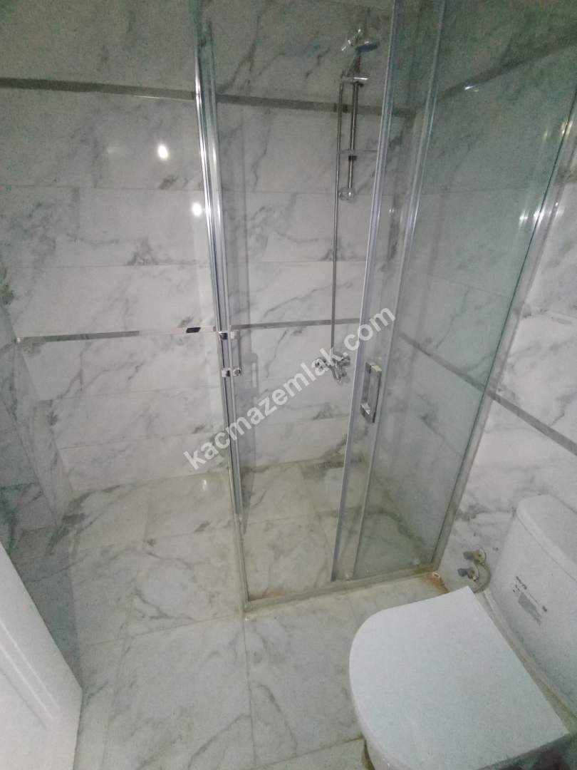 Altıntepe De Süper Konumda Bahçe Teras Kullanımlı 2+1
