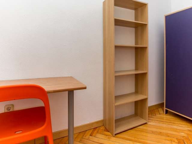 Espaciosa habitación en piso compartido en Puerta del Sol, Madrid