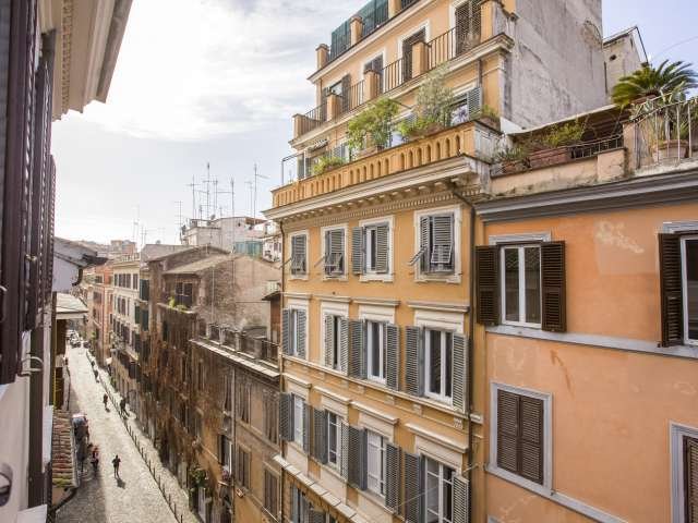 Elegante appartamento con 2 camere da letto in affitto, Centro Storico