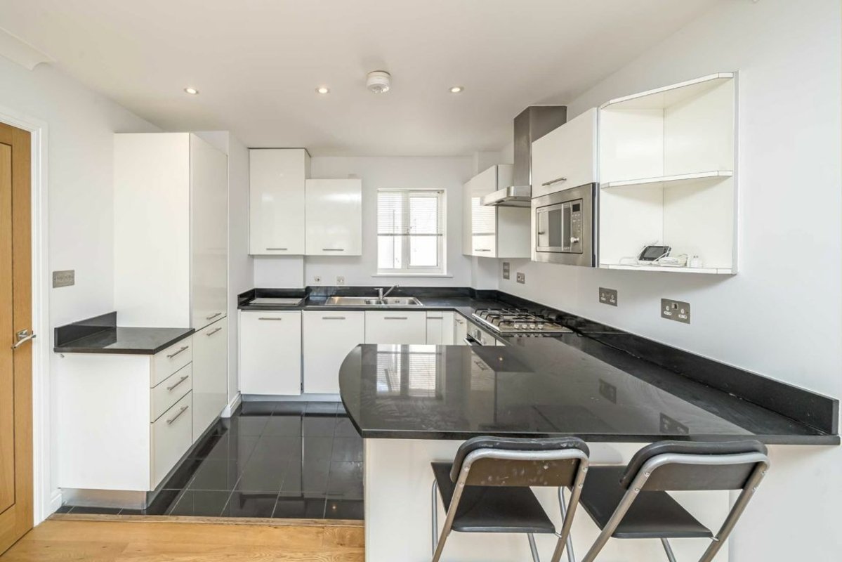 apartment for rent in Hillcrest Road Ealing, W5