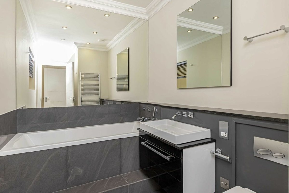 Apartment for rent in Elm Park Gardens Chelsea, SW10