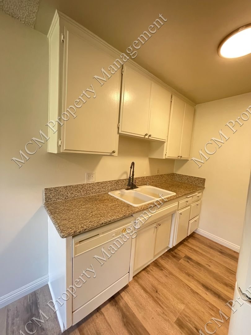 13956 VANOWEN ST. #205, VAN NUYS, CA 91405