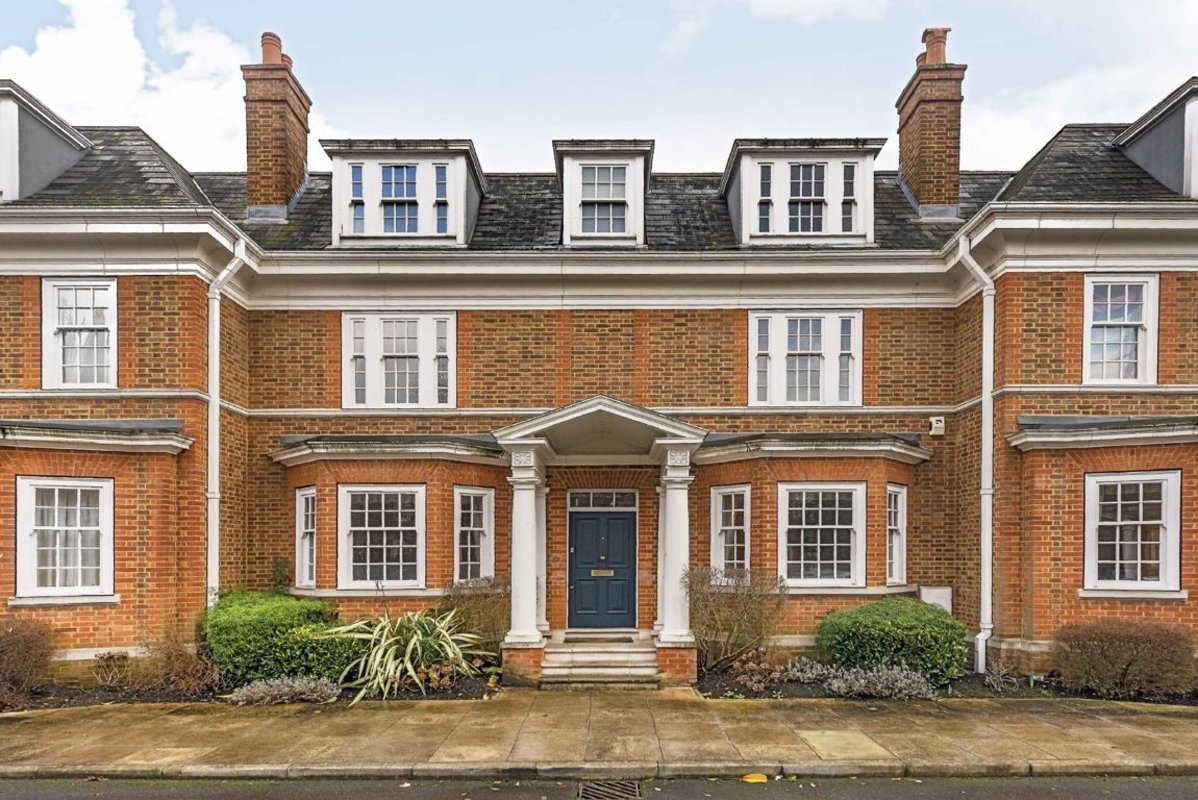 House for rent in Redcliffe Gardens Chiswick, W4