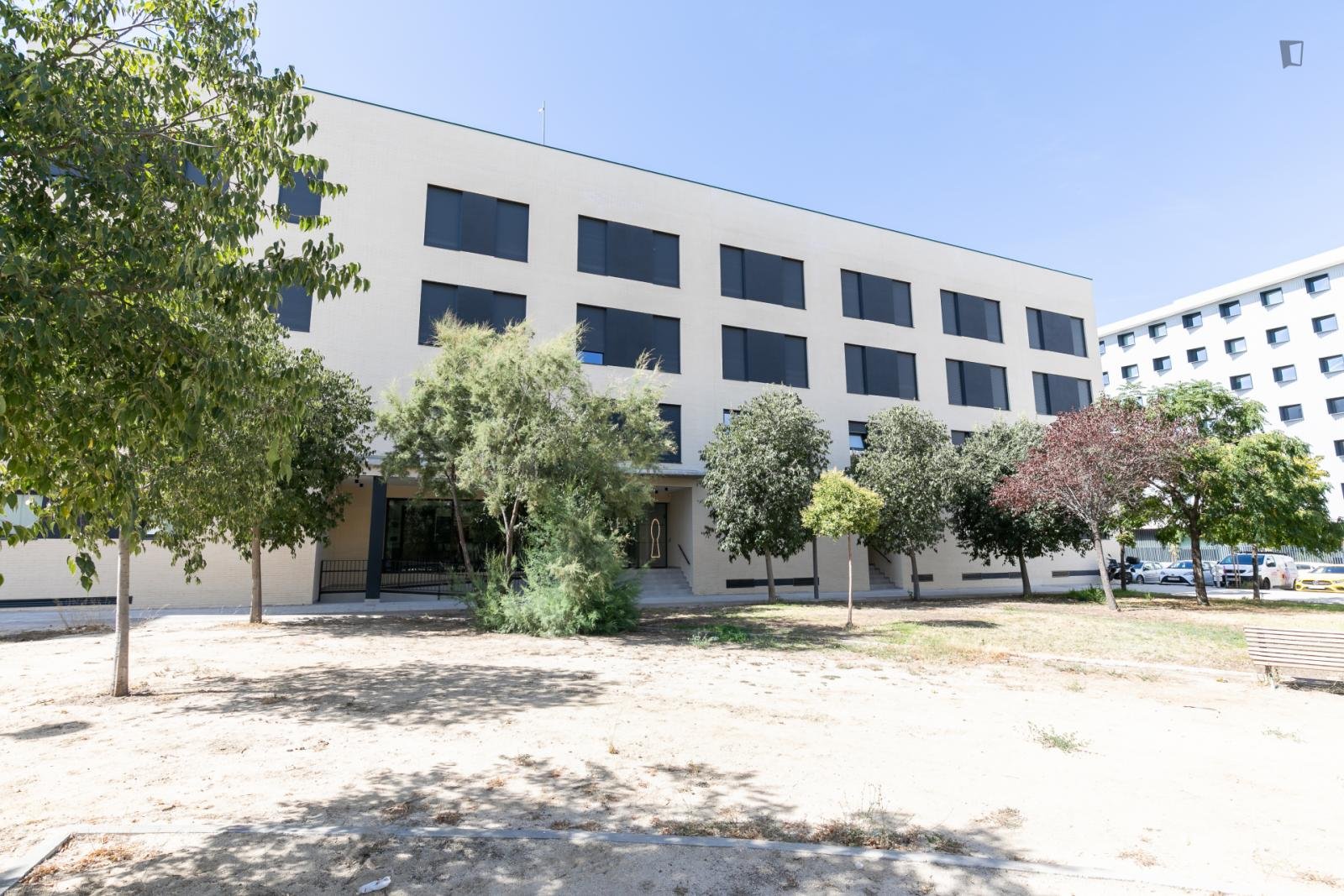 Bed in a comfy twin bedroom, in Getafe