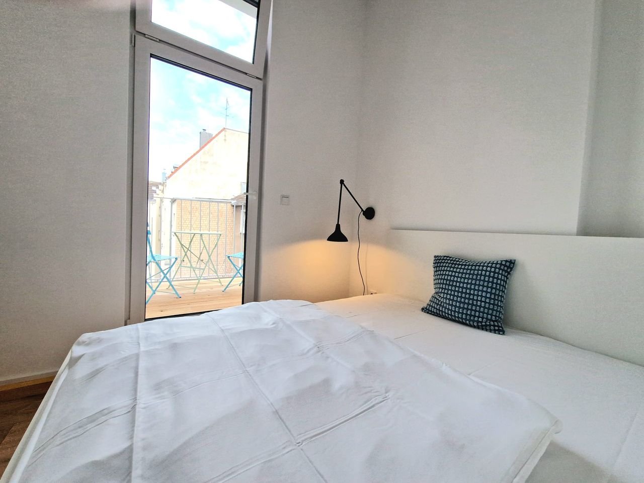 Premium Suite: Neue Studiowohnung mit 2 Balkonen *DOMBLICK* in der Nähe der Hochschule für Musik & Tanz, Köln - Amsterdam Apartments zur Miete