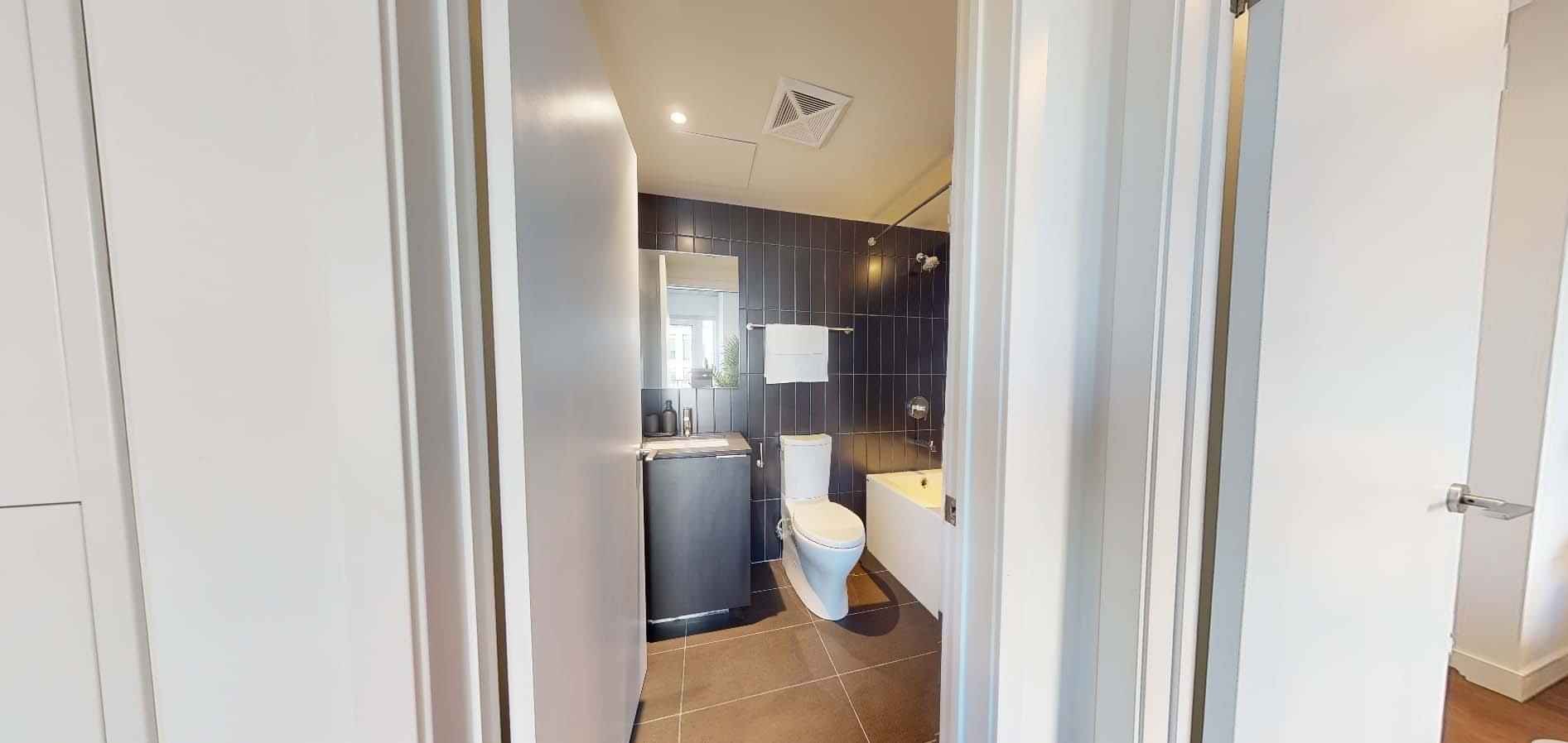 Unit 1402 Flex - B (Has an Apartment)