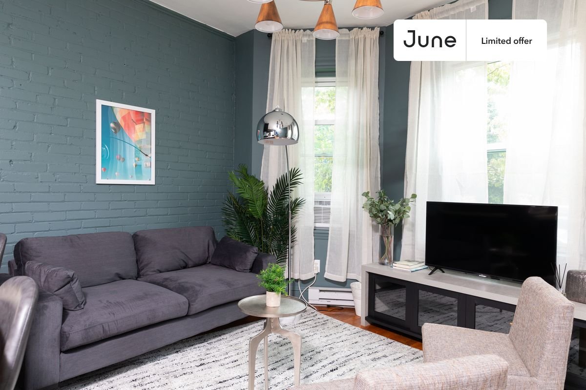 Queen bedroom in 3 bed/1 bath home in Fenway  #195 A (Has a Condo)
