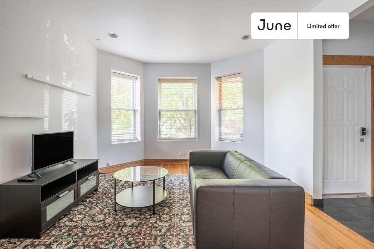 Full bedroom in 4 bed/2 bath home in Logan Square  #1568 B (Has a Condo)