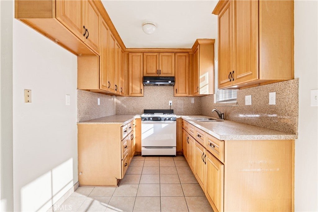 428 Mountain View, Long Beach Property Listing: MLS® #PW24251922