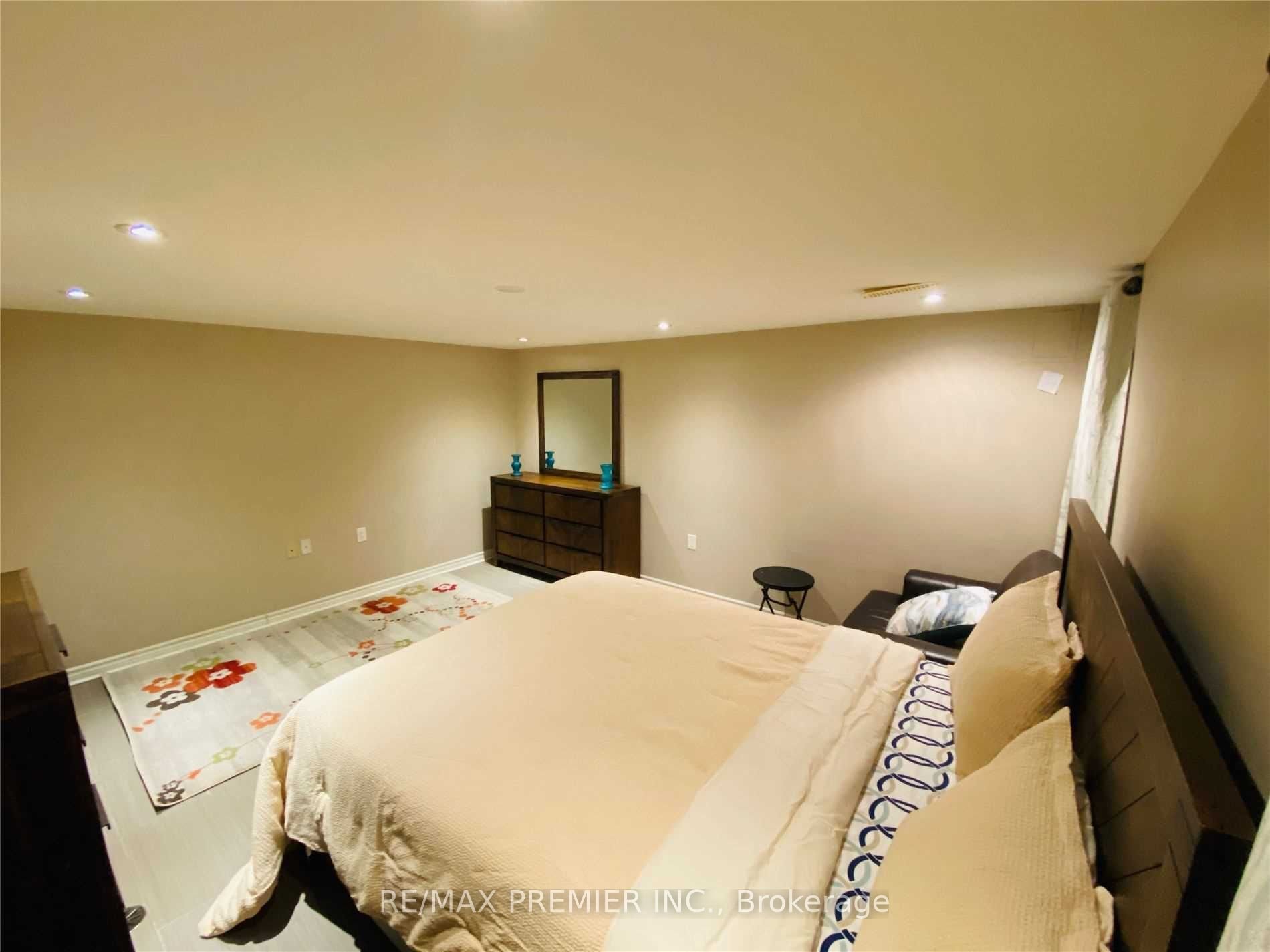 10 Jopling Ave N, Toronto, M9B4E7, Ontario, Canada, CA