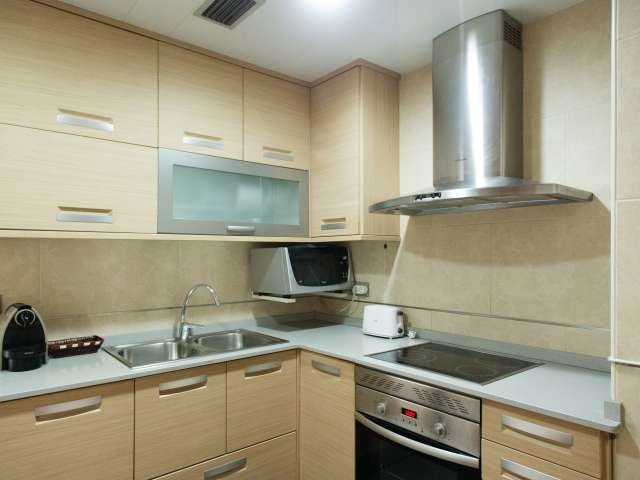 Apartamento de 2 dormitorios con balcón en alquiler - Sants, Barcelona