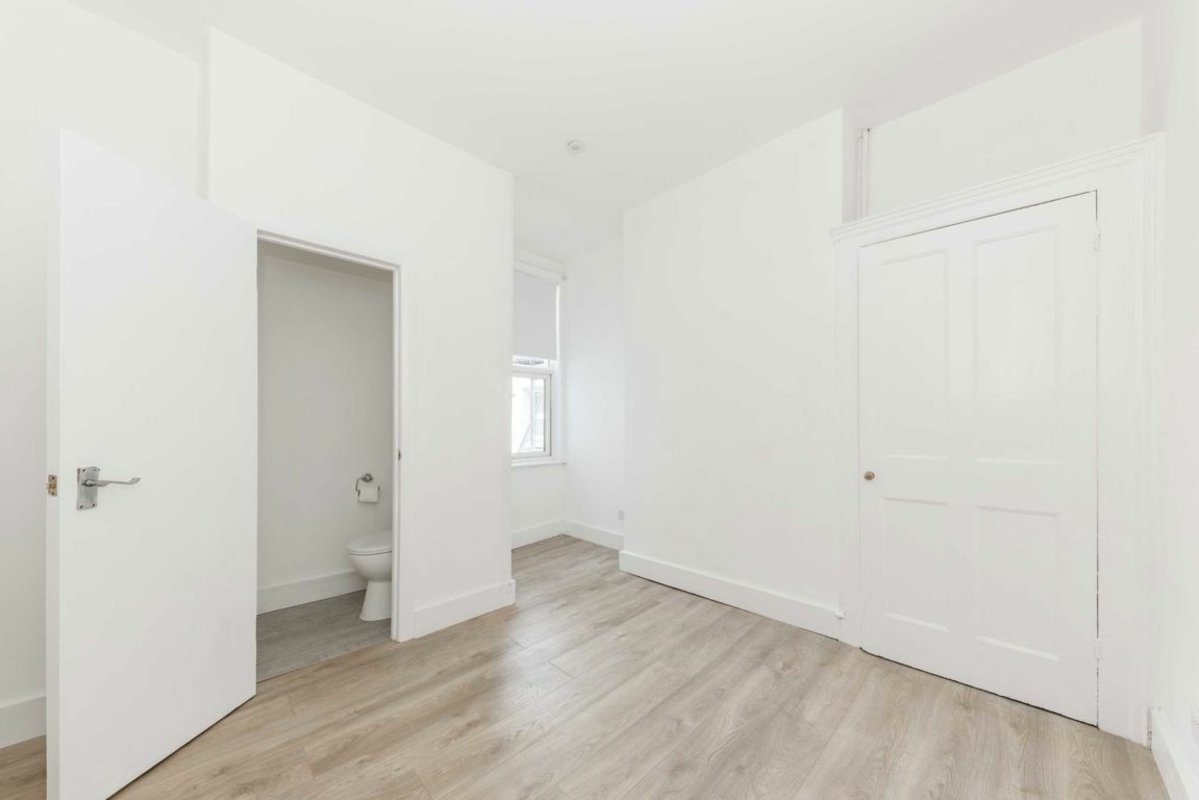 apartment for rent in Heaton Road Tooting, CR4
