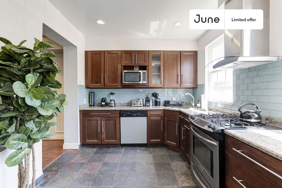 Full bedroom in 5 bed/3.5 bath home in Capitol Hill  #105 A (Has a Condo)