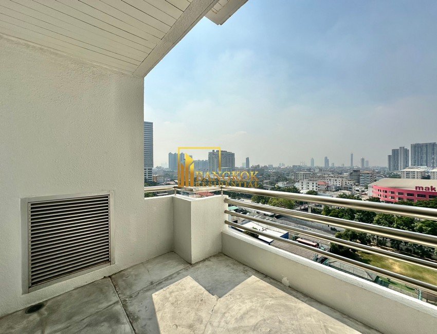 Enormous 4 Bedroom Apartment For Rent in Sathorn