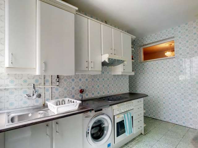 Amplia habitación en apartamento de 6 dormitorios en Lavapiés, Madrid