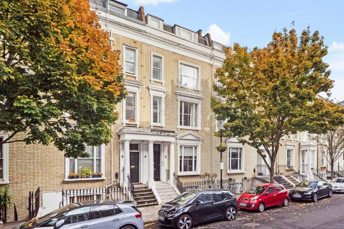 Apartment for rent in Eardley Crescent Earls Court, SW5