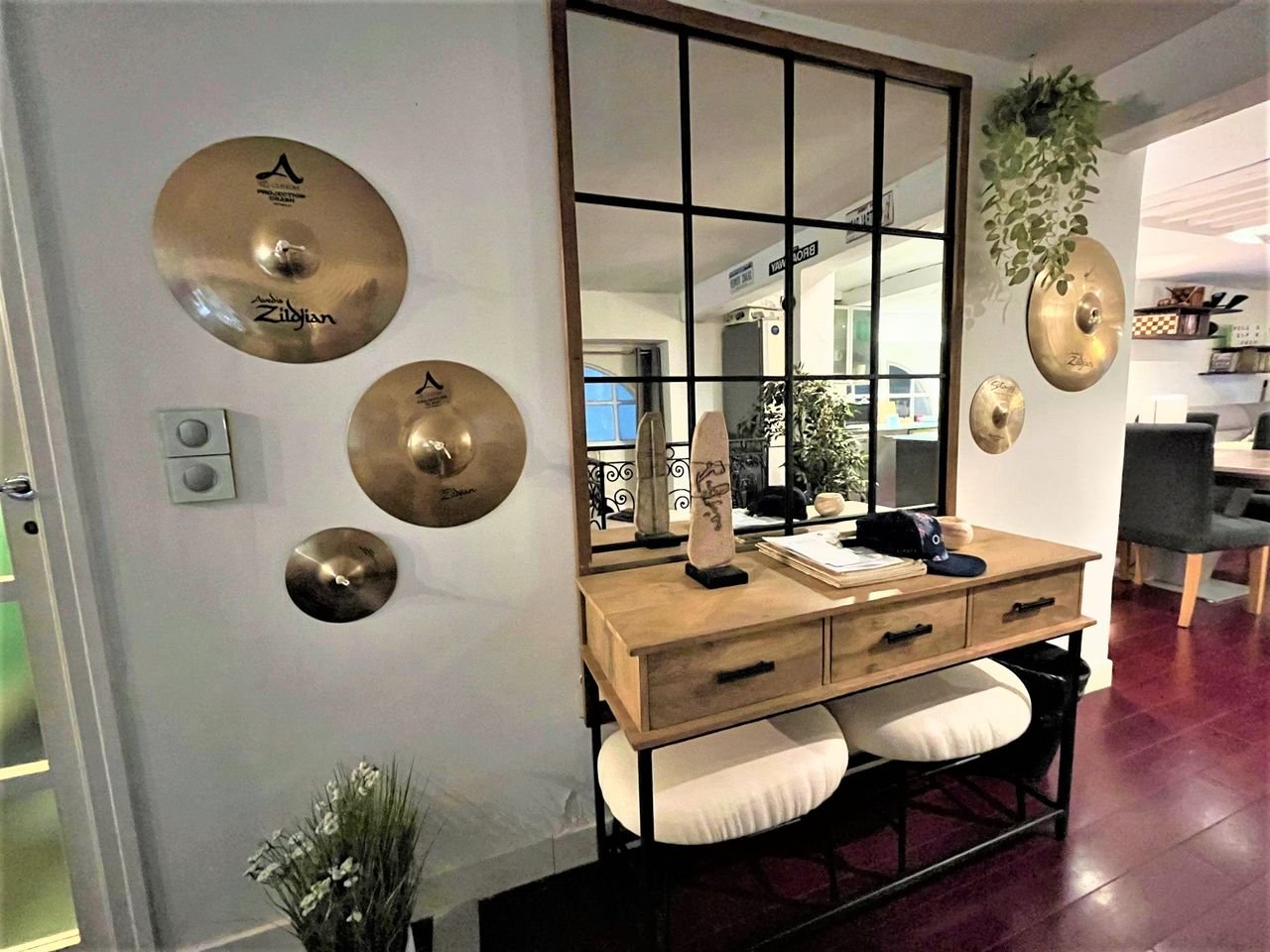 Lovely loft style duplex apartment in the heart of Paris, Paris - Amsterdam Apartments for Rent