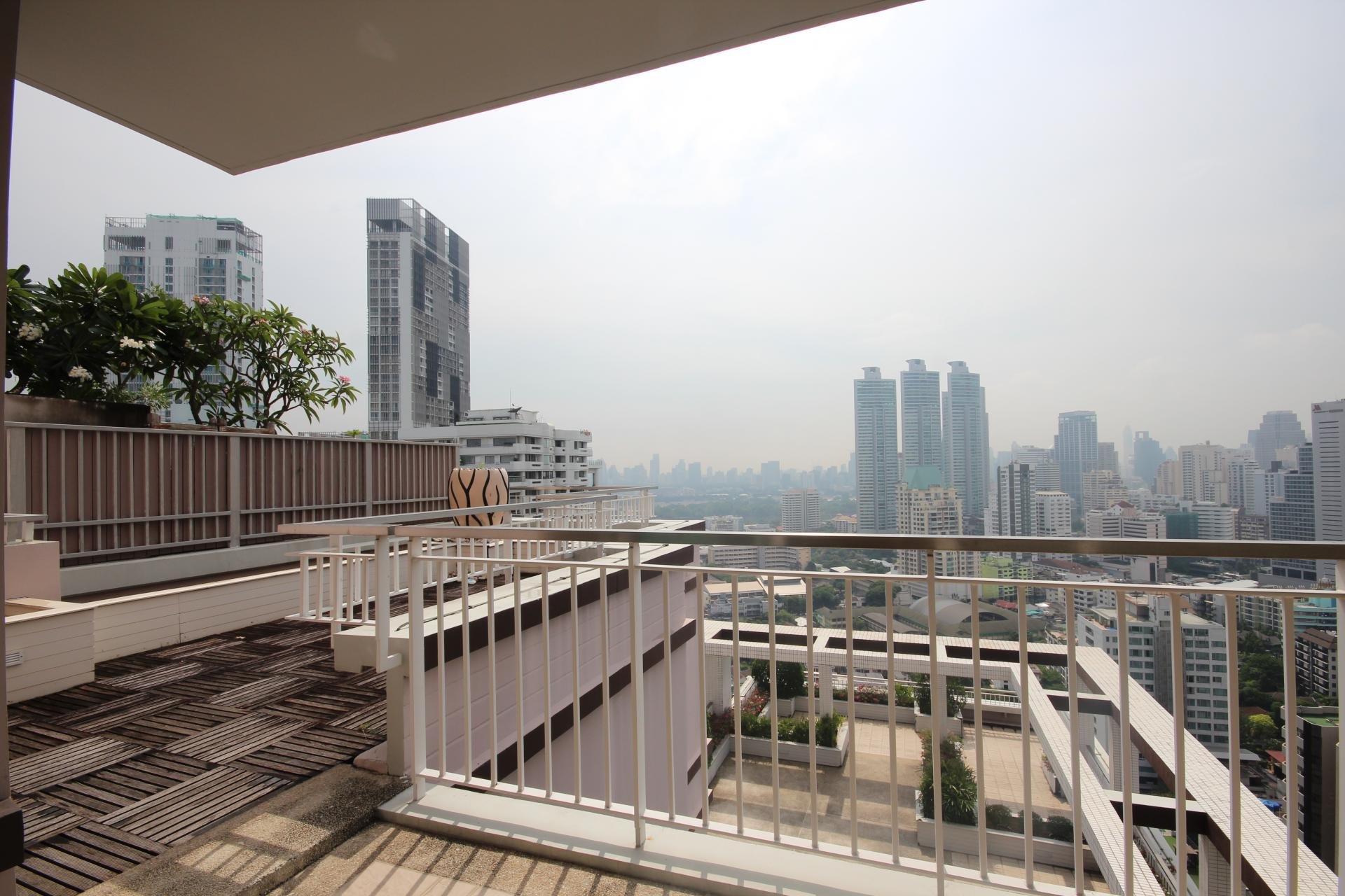 Condo in Bangkok, Thailand, 3 bedrooms  No 14113