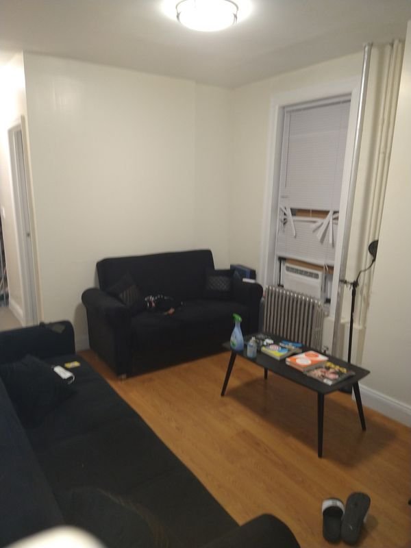 Lee (Has an Apartment)