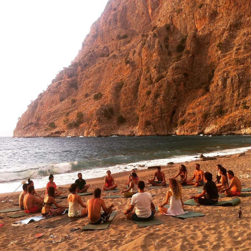 Digital Nomad Glamping Tent Co-living at the Beach