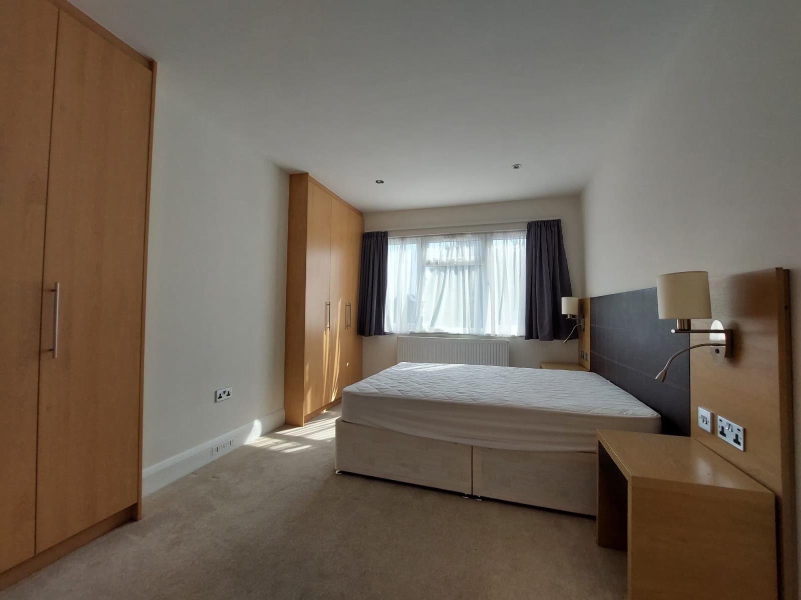 2  Saddlescombe Way London - 2698991