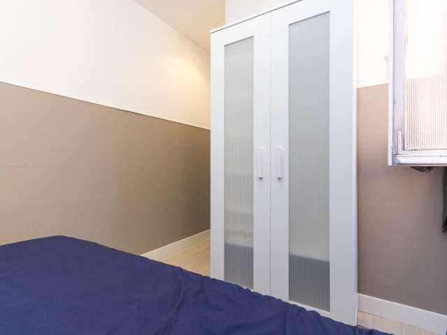 Relajante habitación en piso compartido en Malasaña, Madrid