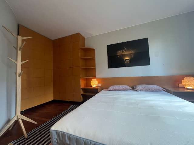Room for rent in 2-bedroom apartment in Brussels