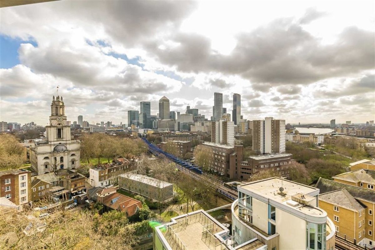 Apartment for rent in Wharf Lane Limehouse, E14