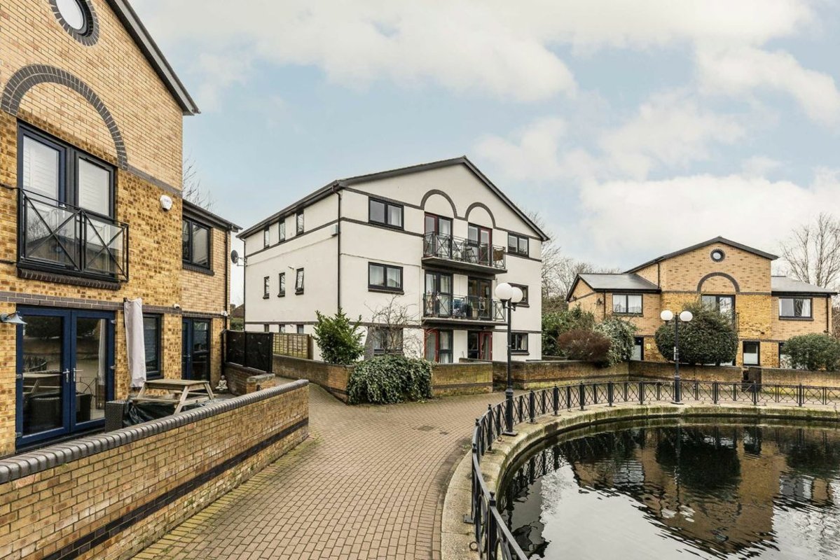 apartment for rent in Spindrift Avenue Canary Wharf, E14