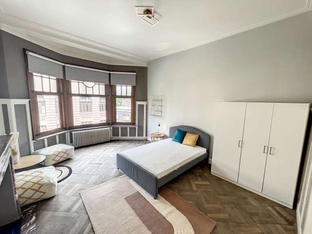 Room for rent in 5-bedroom apartment in Cureghem, Brussels