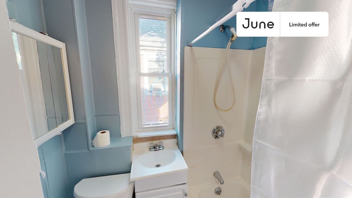 Queen bedroom in 6 bed/2 bath home in Brighton  #1233 F (Has a Condo)