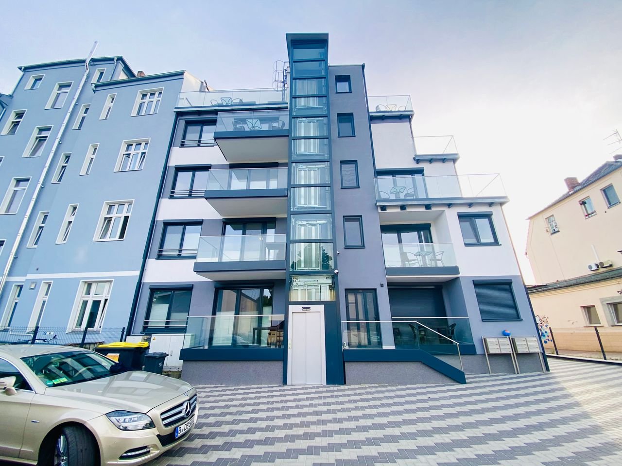 2-Zimmer-Wohnung (40m²) mit Balkon, 5,4 km vom Alexanderplatz - Berlin