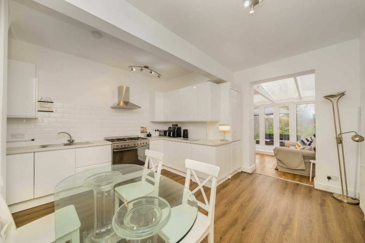 house for rent in Darwin Road Ealing, W5